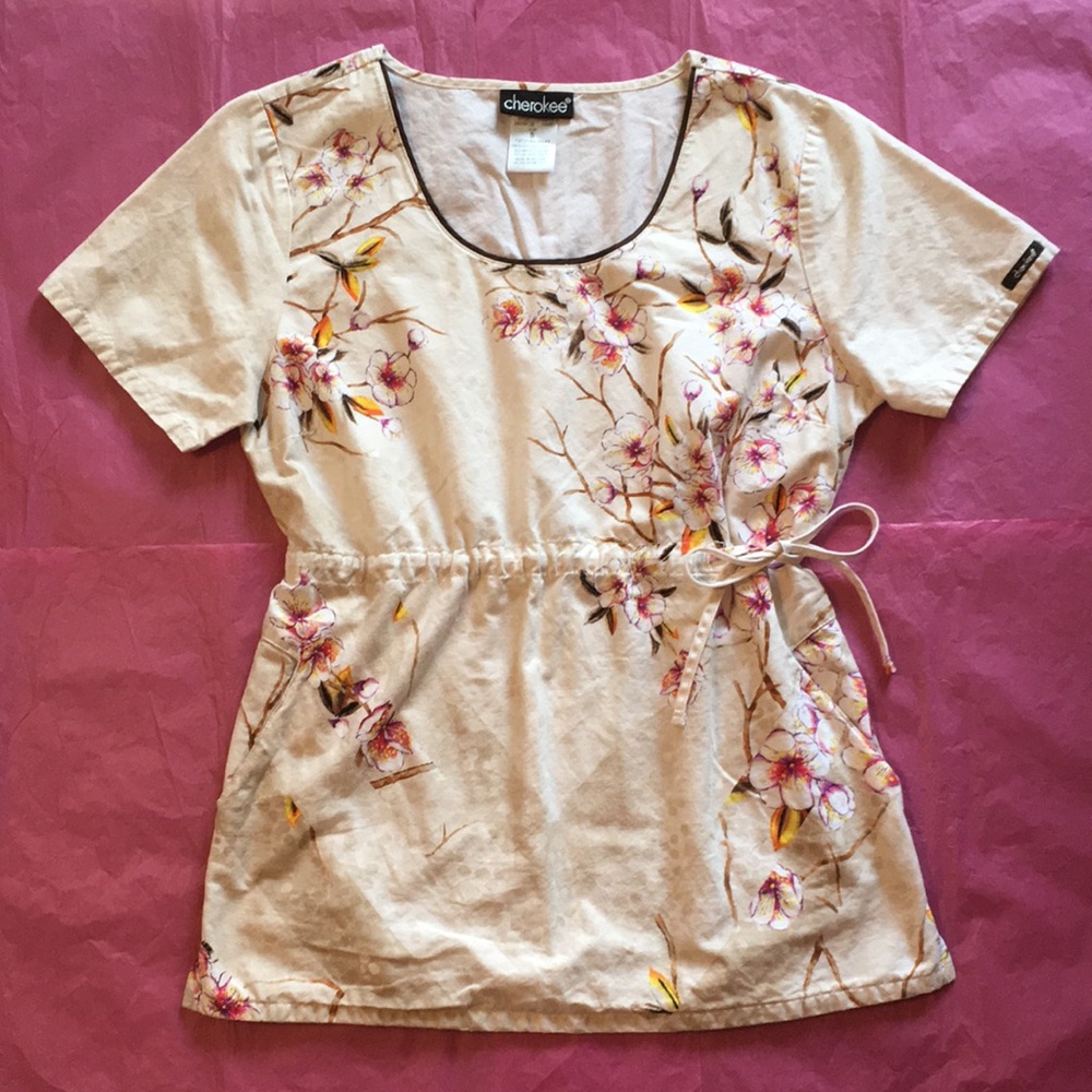 Cherokee Cherry Blossoms Floral Scrub Top Size Small